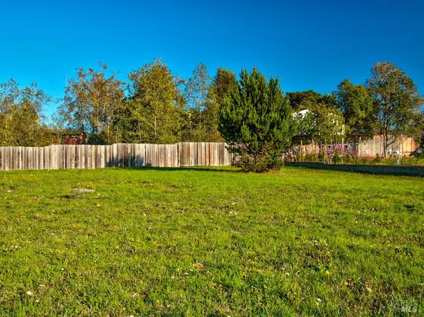102 N Dana Street, Fort Bragg, CA 95437
