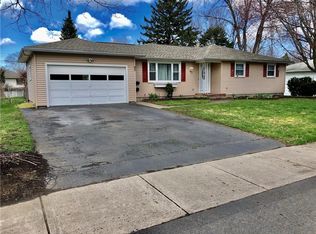 62 Woolacott Rd, Rochester, NY 14617