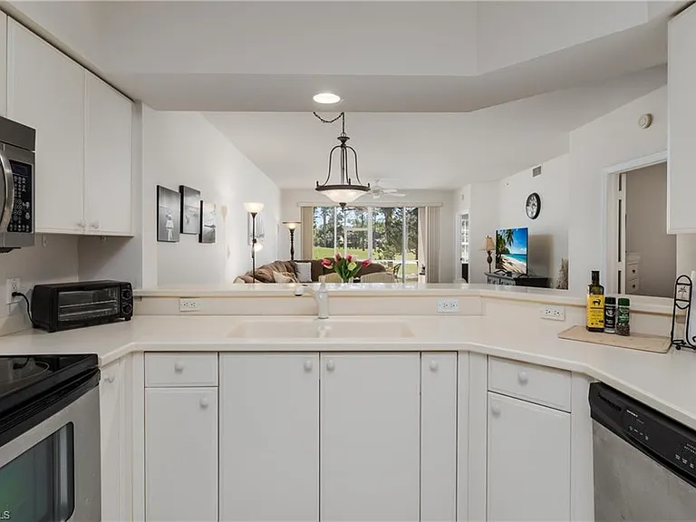 8085 Celeste Dr #812 — Photo 11