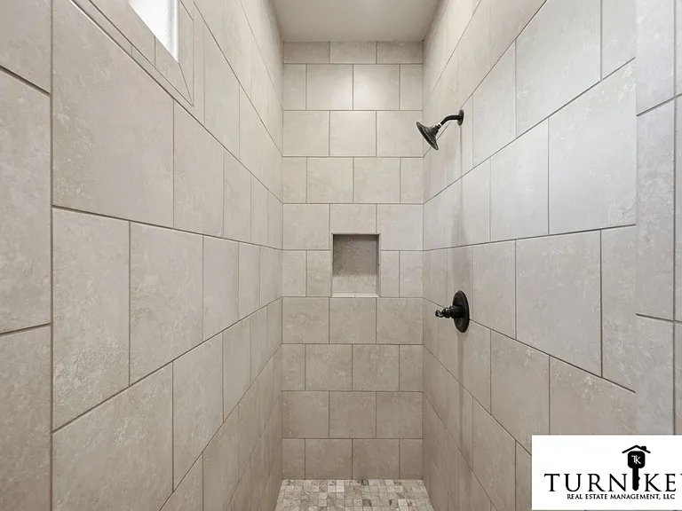 8009 Bangor Dr — Photo 17