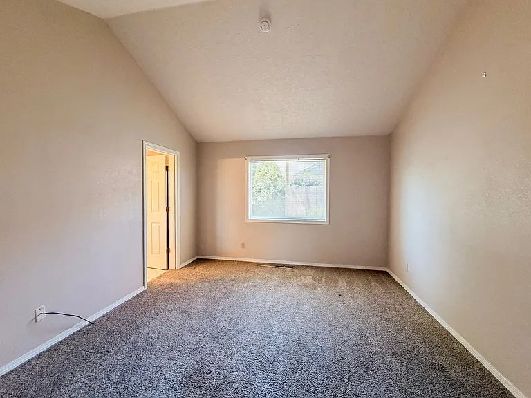 7349 Oneil Rd NE — Photo 15