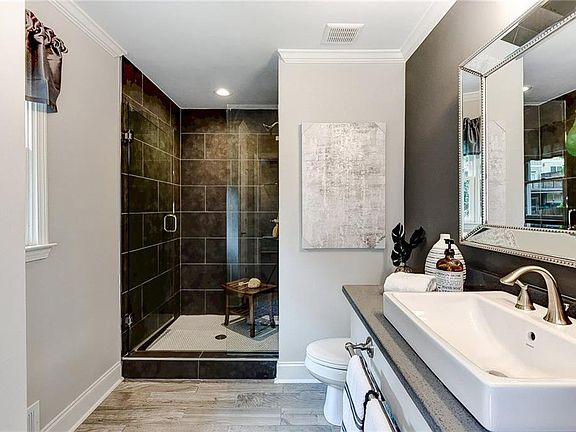 4th image of 2538 Saint Charles Dr SE