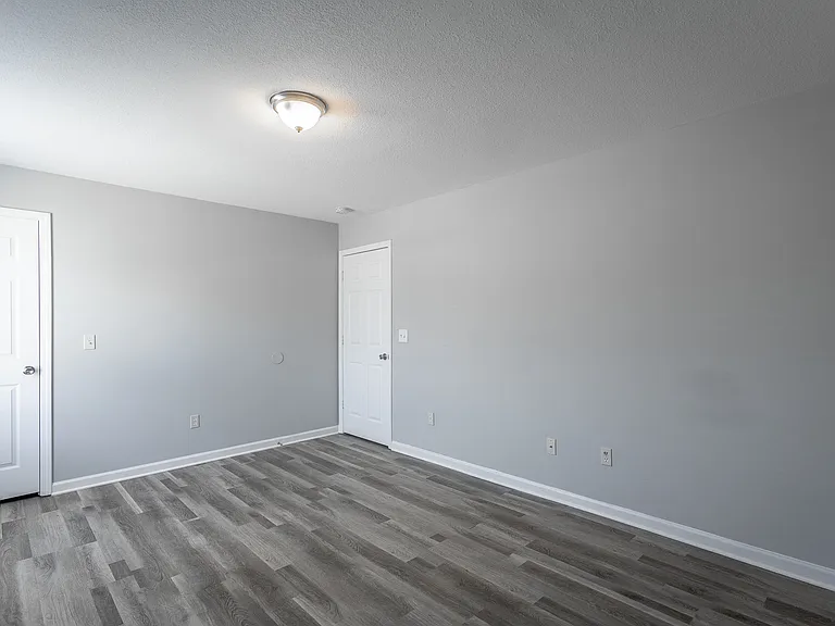 1621 Oak St — Photo 28