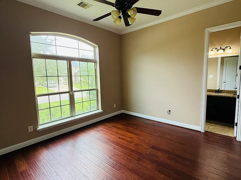 2nd bedroom downstairs