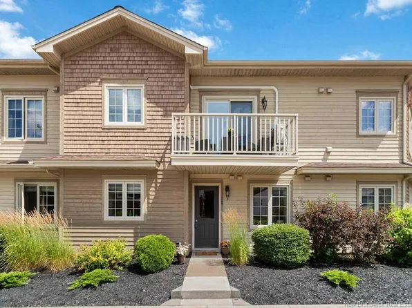 98 Pleasant St #105, Shediac, NB E4P 2L6