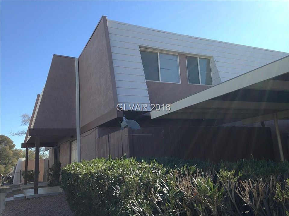 2nd image of 3535 Villa Knolls South Dr #0