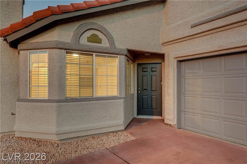3 bed, 2.5 bath, 1624 sqft, $2,200 — Photo 3