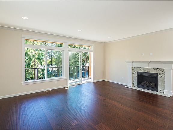 5th image of 12722 35th Ave Ne House #A