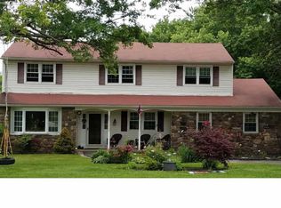 545 Middle Holland Rd, Southampton, PA 18966