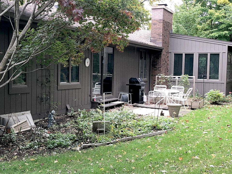 1st image of 838 Brook Village Ct