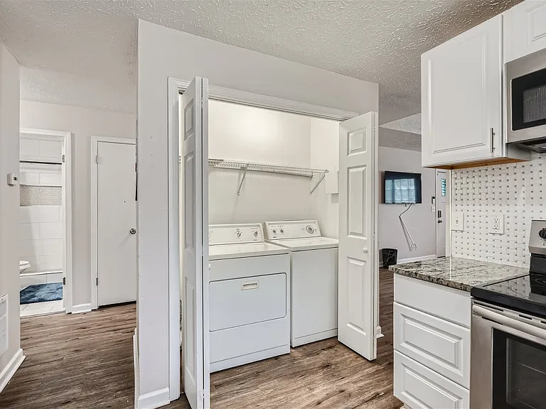 1091 Summer Brook Rd — Photo 12