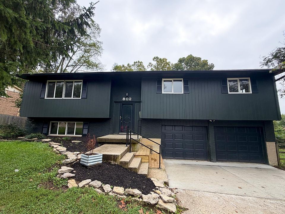 1st image of 802 Victoria Dr