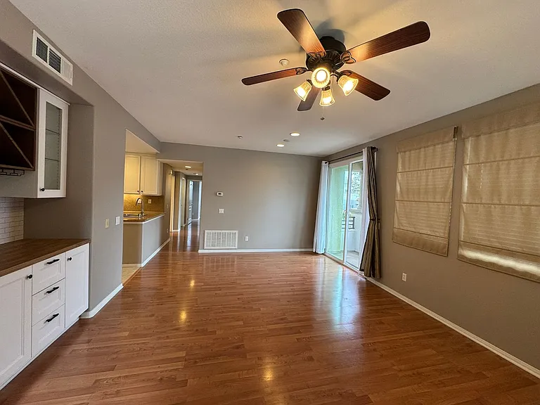 5096 Plaza Promenade — Photo 2