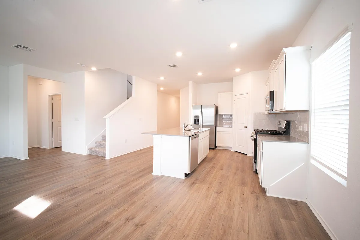 Building Photo - 10705 Steinbeck Dr