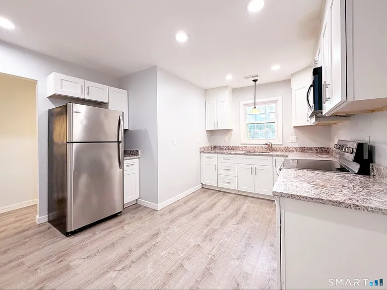 308 Alden Ave #B — Photo 12