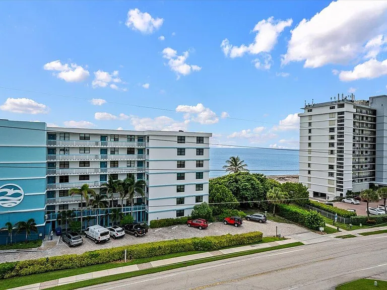 911 Ocean Dr #601 — Photo 4