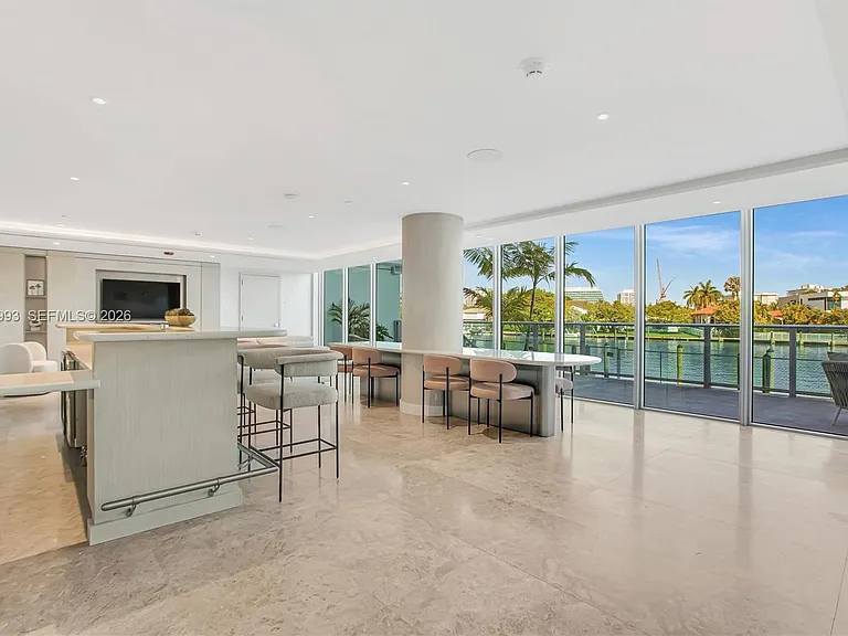 9221 E Bay Harbor Dr #512 — Photo 49