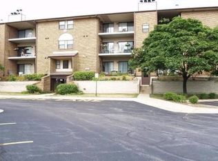 720 Weidner Rd APT 202, Buffalo Grove, IL 60089