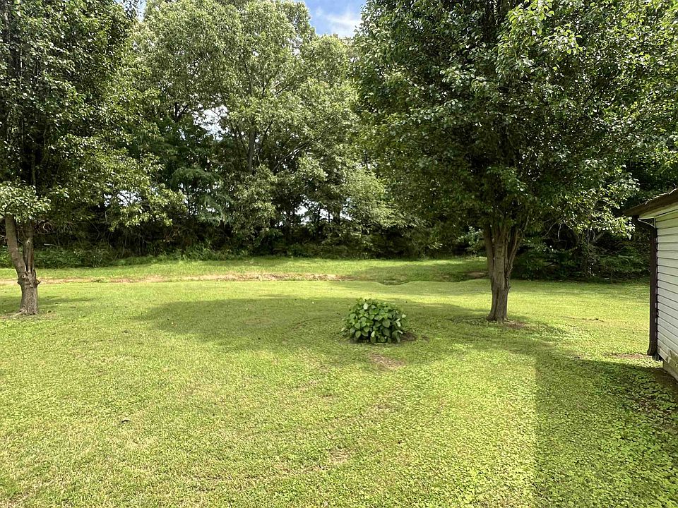 2nd image of 2081 Algee Ln