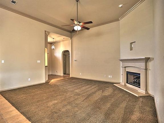 4th image of 1209 Woodbine Cliff Dr