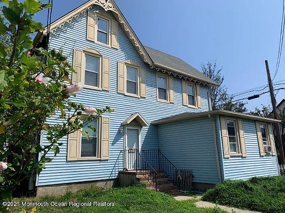 3rd image of 607 Richmond Ave #1