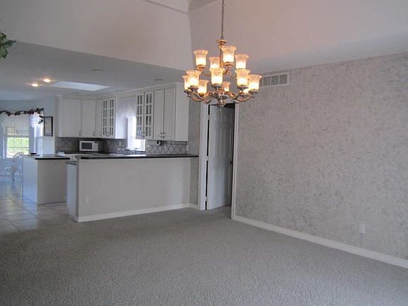 3rd image of 142 Homestead Ln