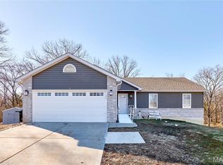 70 Village Circle Dr, Winfield, MO 63389