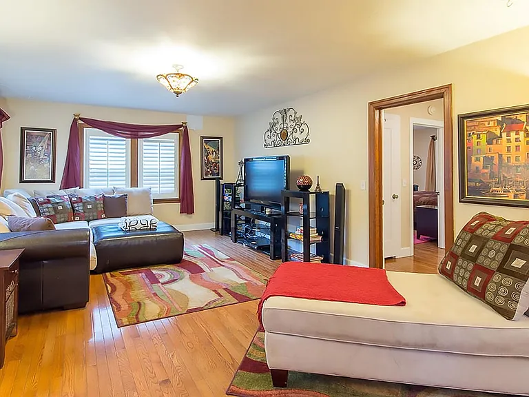 1101 E Lakeside Ave — Photo 16