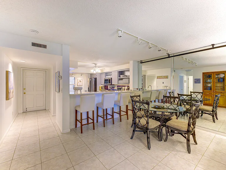 2571 NE Ocean Blvd #104 — Photo 6