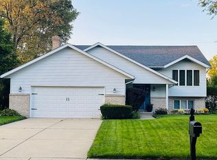 2744 W 65th Pl, Merrillville, IN 46410