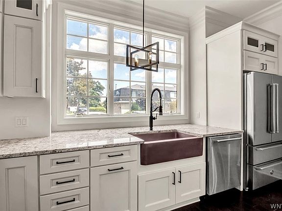 5th image of 2040 Delaware Ave #3