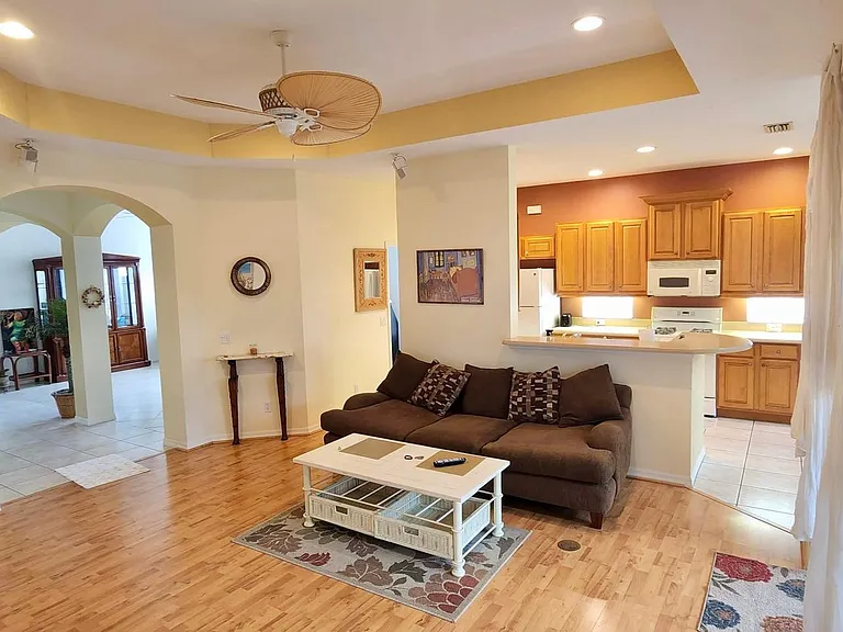 1357 Thornapple Dr — Photo 2
