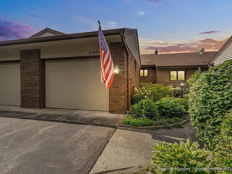 6980 Holly Hill Ct SW — Photo 1