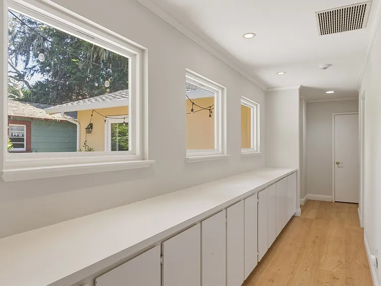657 Spazier Ave — Photo 15
