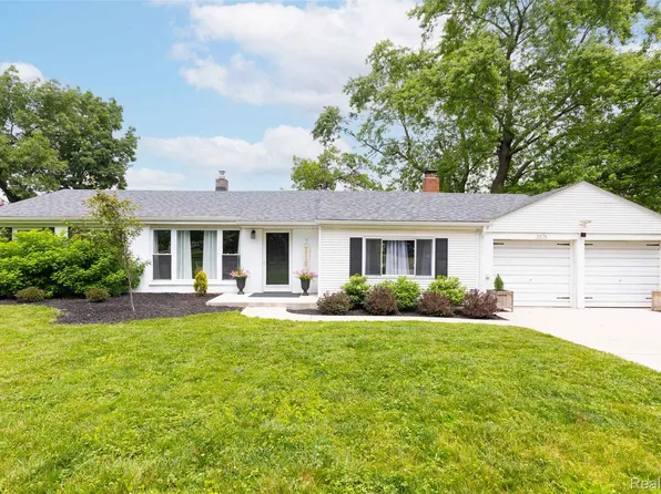 3976 Saginaw Trl, Waterford, MI 48329