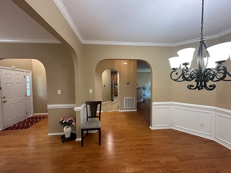 404 Treybrooke Dr — Photo 17