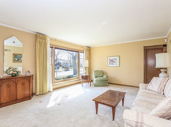 3rd image of 4020 W Rosemont Ave