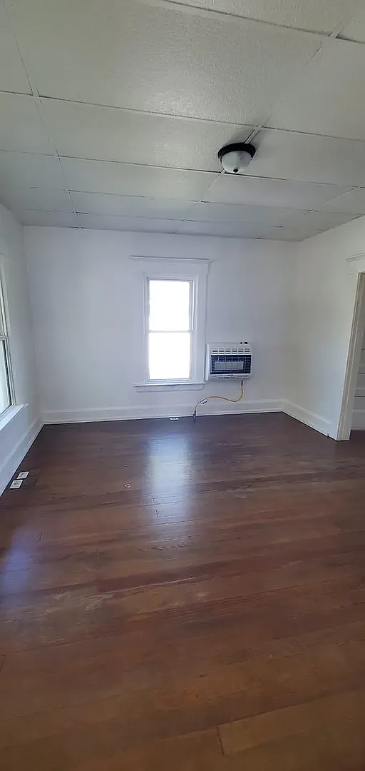 1118 W Webster — Photo 2