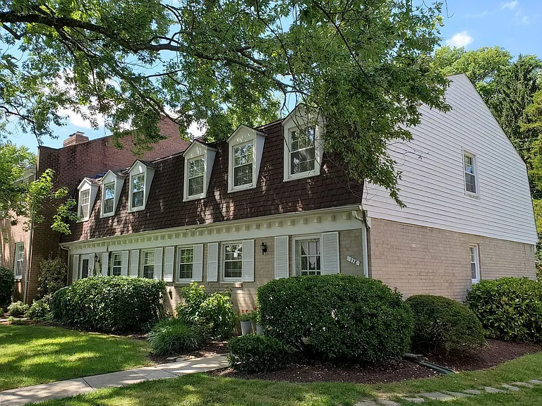 Melrose Apartments — Photo 12