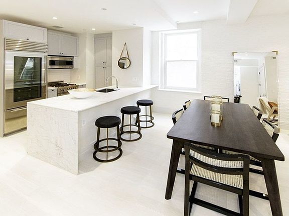 2nd image of 45 W 27th St Fl 7