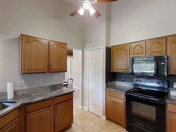 5th image of 2411 Saint Vincents Way