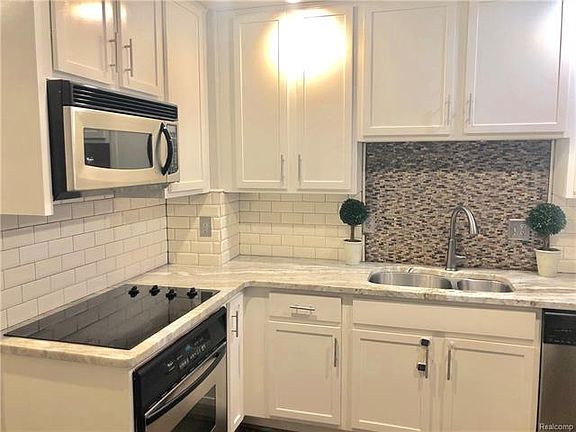 3rd image of 517 James Cir #1