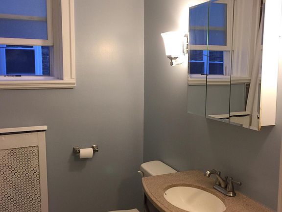 5th image of 7525 N Claremont Ave APT 1