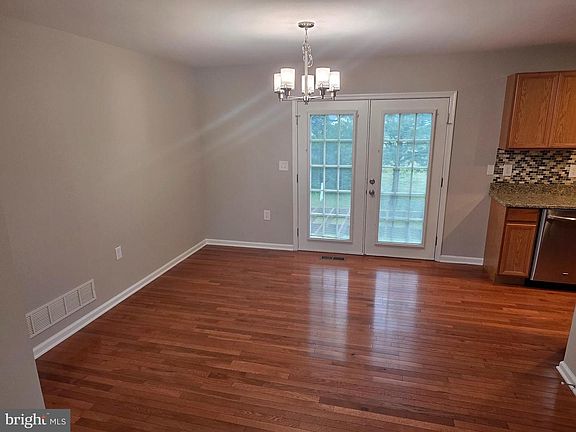 5th image of 412 Ford Cir
