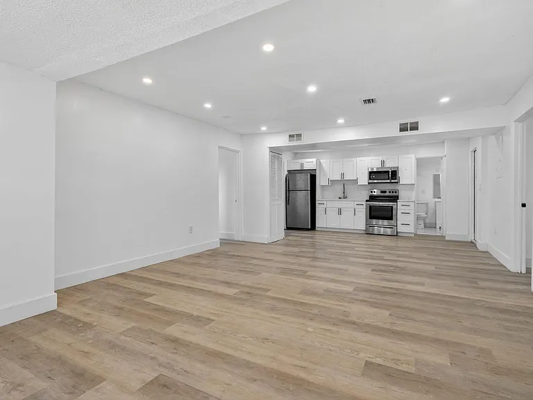 NW 55th St — Photo 3