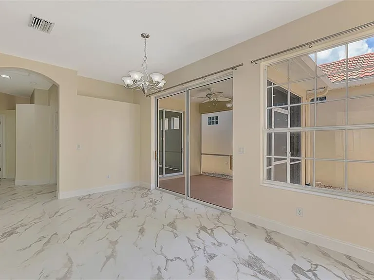 7803 33rd St E — Photo 12