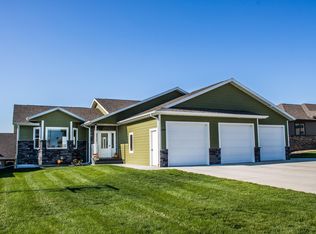 2829 E Calgary Ave, Bismarck, ND 58503