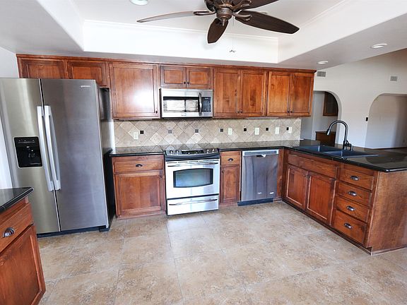 3rd image of 3433 E Moreno Ln