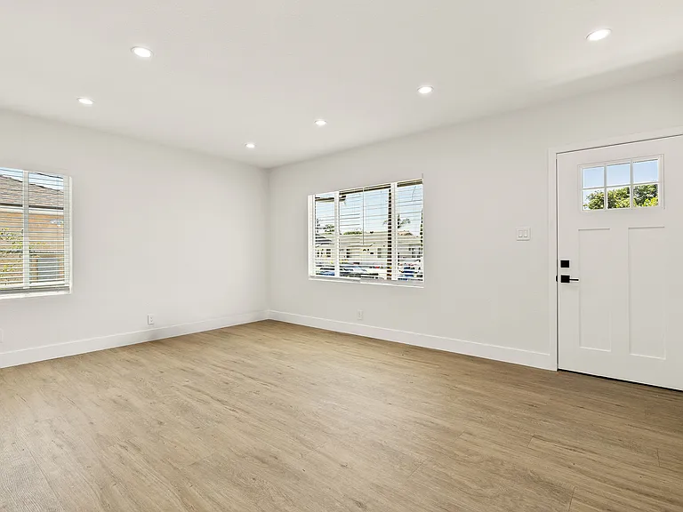 7836 Claybeck Ave — Photo 9