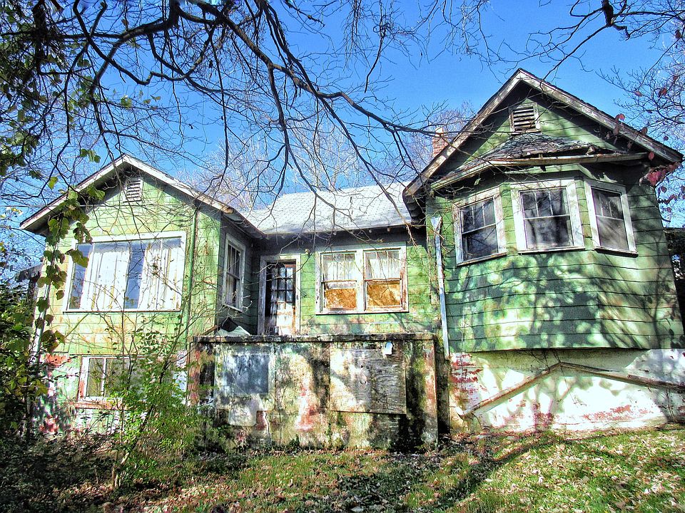 1st image of 920 Murray Dr